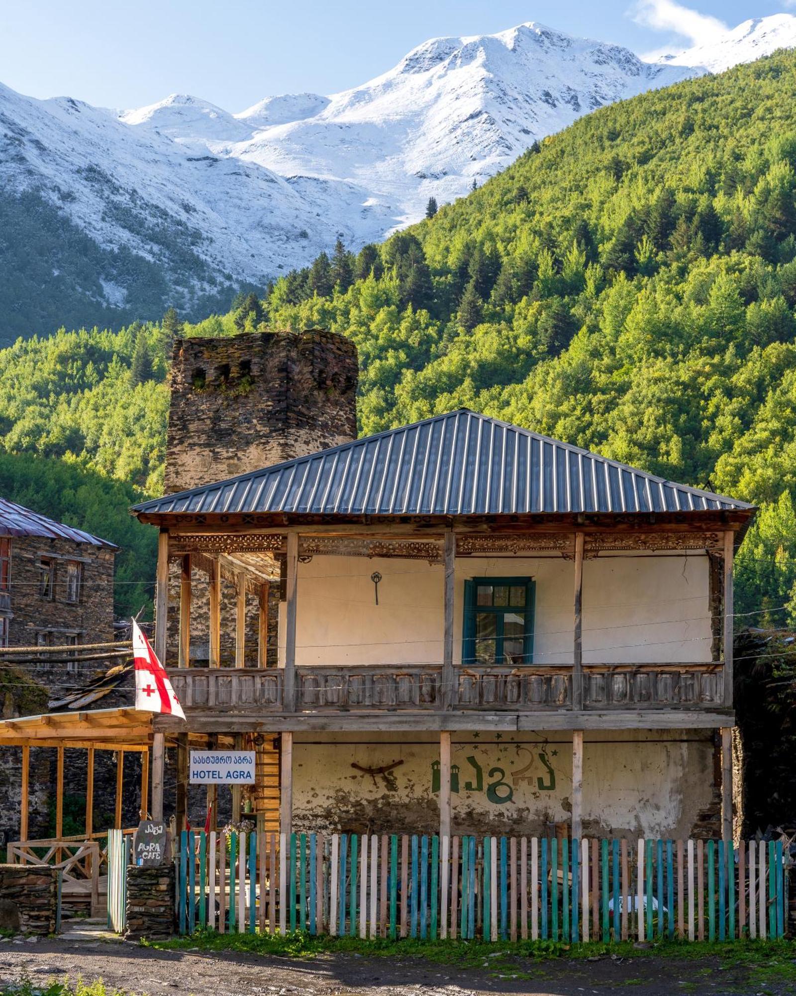 Agra Ushguli Hotell Exteriör bild
