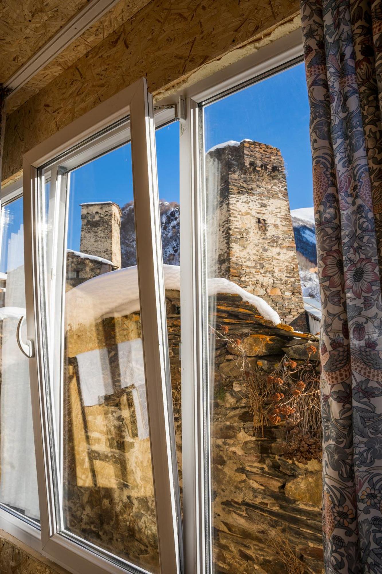 Agra Ushguli Hotell Exteriör bild