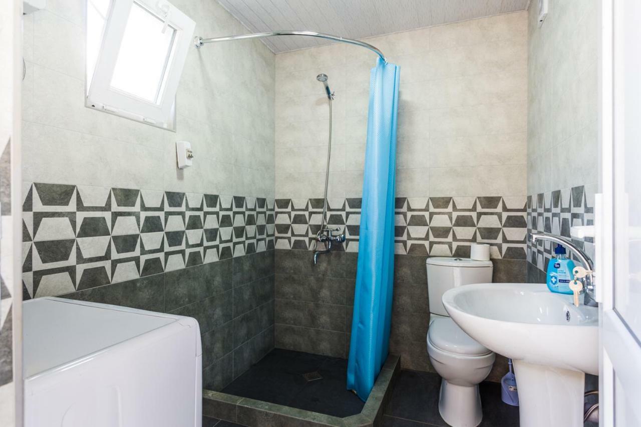 Agra Ushguli Hotell Exteriör bild